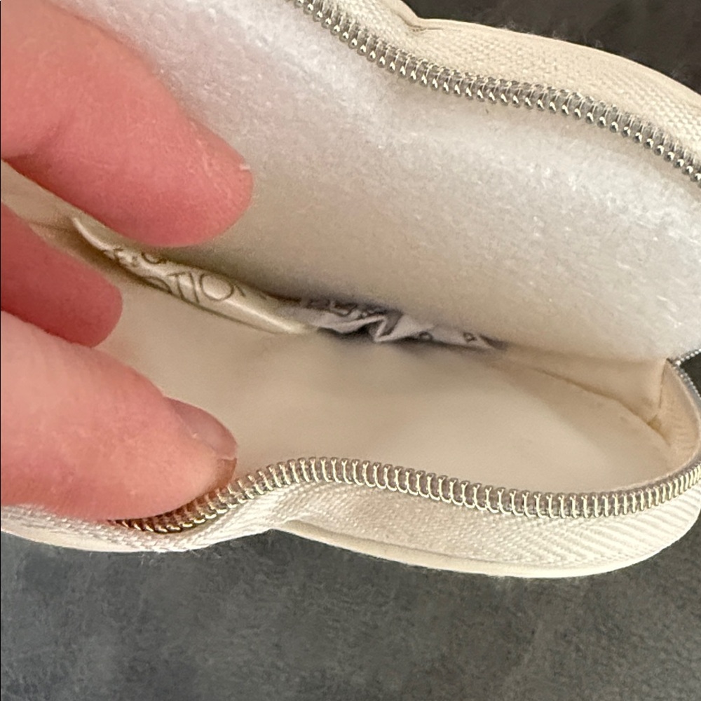 Dolce & Gabbana Devotion White Heart Wallet - Picture 6 of 9